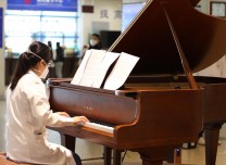 上海瑞金醫院：鋼琴志愿者回來了，悠揚的琴聲回來了