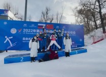 中俄運動員展開激烈競爭 冰上雪上比賽項目持續進行