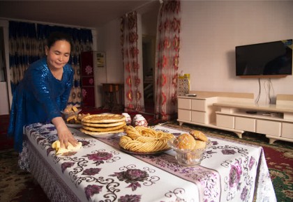 新疆洛浦：搬進新家園 安居又樂業